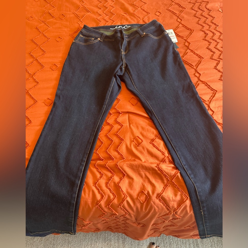 Woman NWT Skinny Leg Jeans - Blue